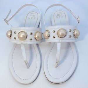 White Womens Boutique Shop Sandals with Large Pearl Decoration Sz 7 NWT